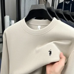 تي شيرت رجالي 2025: أناقة وراحة للخريف 🍁👕